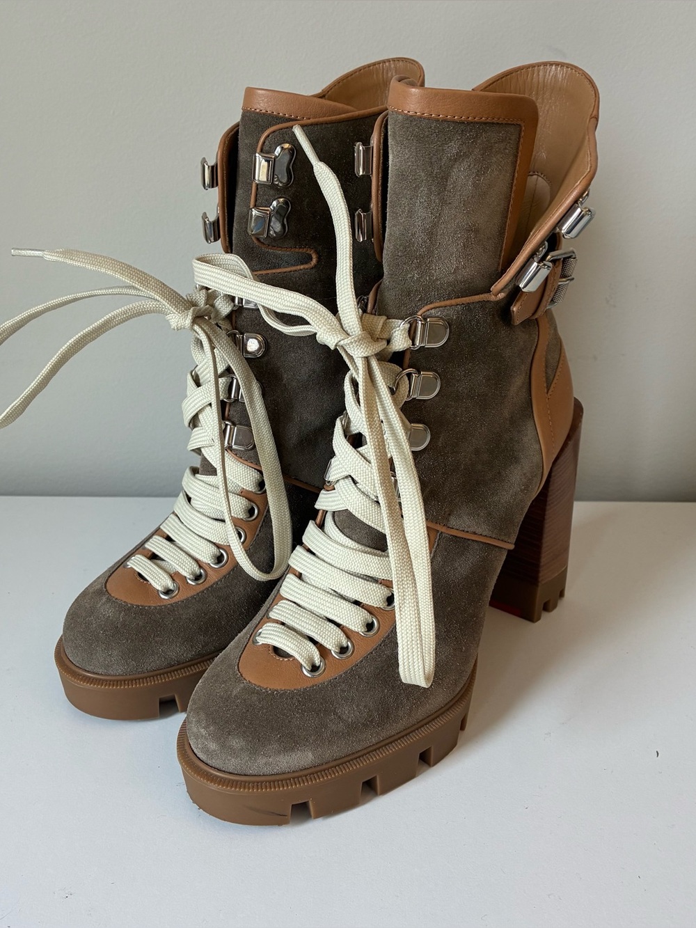 Christian Louboutin MACADEMIA
100 Suede Lace Up Moto Biker
Heels Boots Size 37.5 - Picture 1 of 11